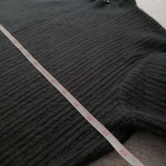 Uniqlo Size M Black Mockneck Sweater - Picture 5 of 7